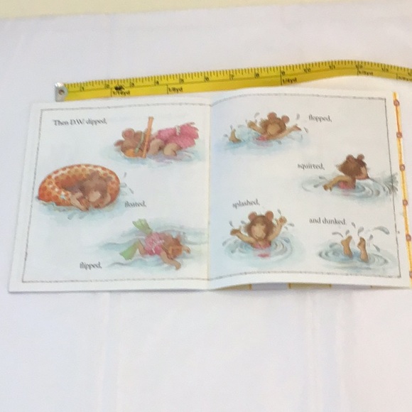 COPY - 🍀2 for $10 Sale☘️D.W. All Wet , 1988 vintage , Marc Brown (Arthur) - Picture 8 of 9